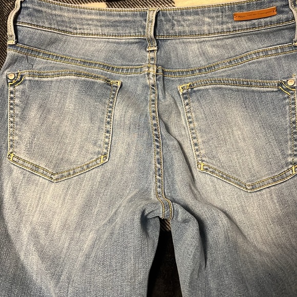 Pilcro and the Letterpress Script Jeans. Size 28 - Picture 13 of 16
